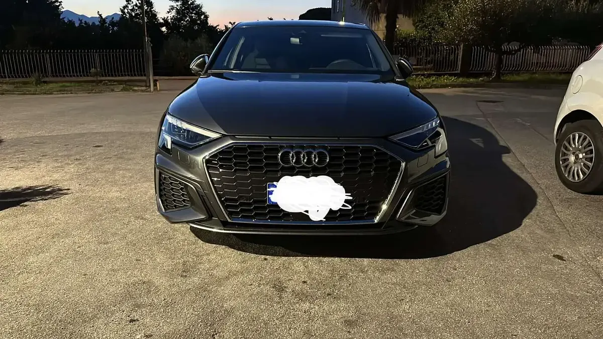 Usata Audi A3 S-Line 116 CV (85 kW) 2023 Grigio Berlina