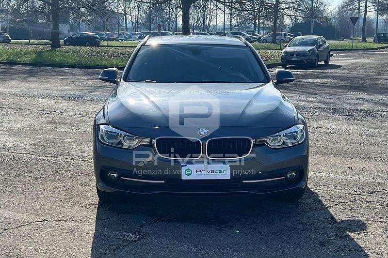 Usado BMW 318 Sport Line 150 CV (110 kW) 2018 Gris Familiar
