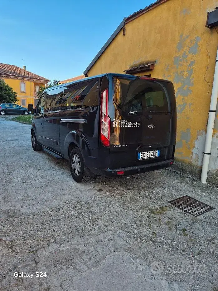 Usata Ford Tourneo 155 CV (114 kW) 2014 Nero Monovolume