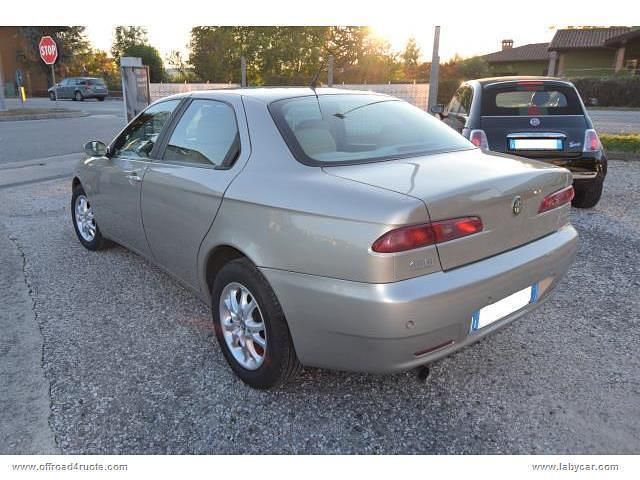 Usata Alfa Romeo 156 Exclusive 150 CV (110 kW) 2004 Oro Berlina