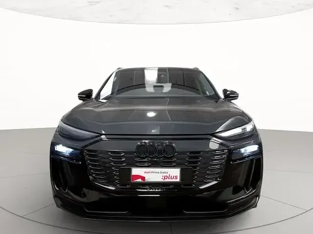 Usata Audi Q6 e-tron S-Line 284 kW (387 CV) 2025 Grigio manhattan metallizzato SUV
