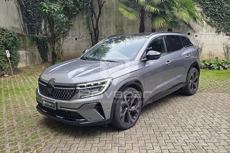 Usata Renault Austral Iconic Esprit Alpine 200 CV (147 kW) 2023 Grigio SUV