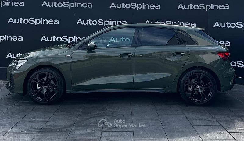 Nuova Audi A3 S-Line 150 CV (110 kW) 2026 Verde Berlina