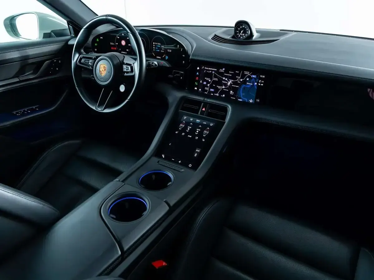 Usata Porsche Taycan Cross Turismo 139 kW (190 CV) 2023 Gesso Station wagon