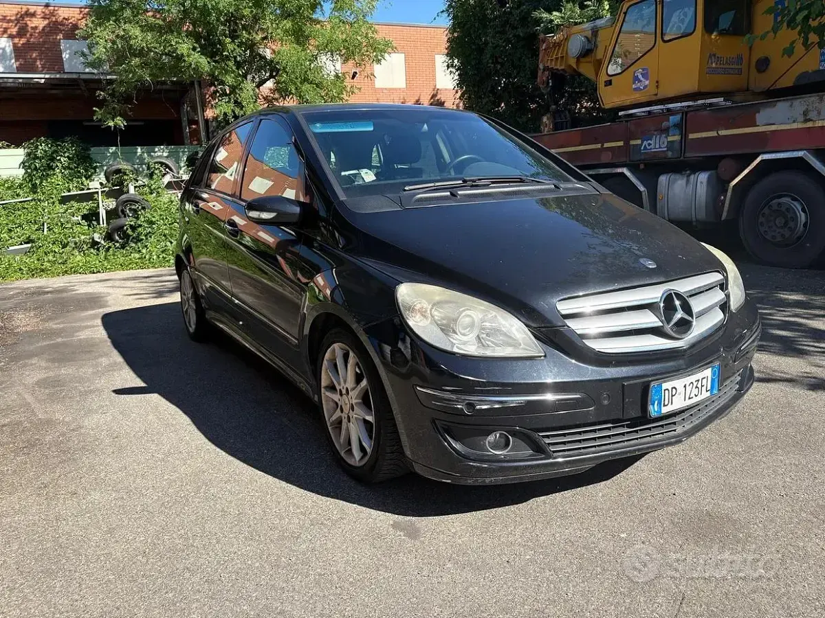Usata Mercedes B180 109 CV (80 kW) 2008 Monovolume