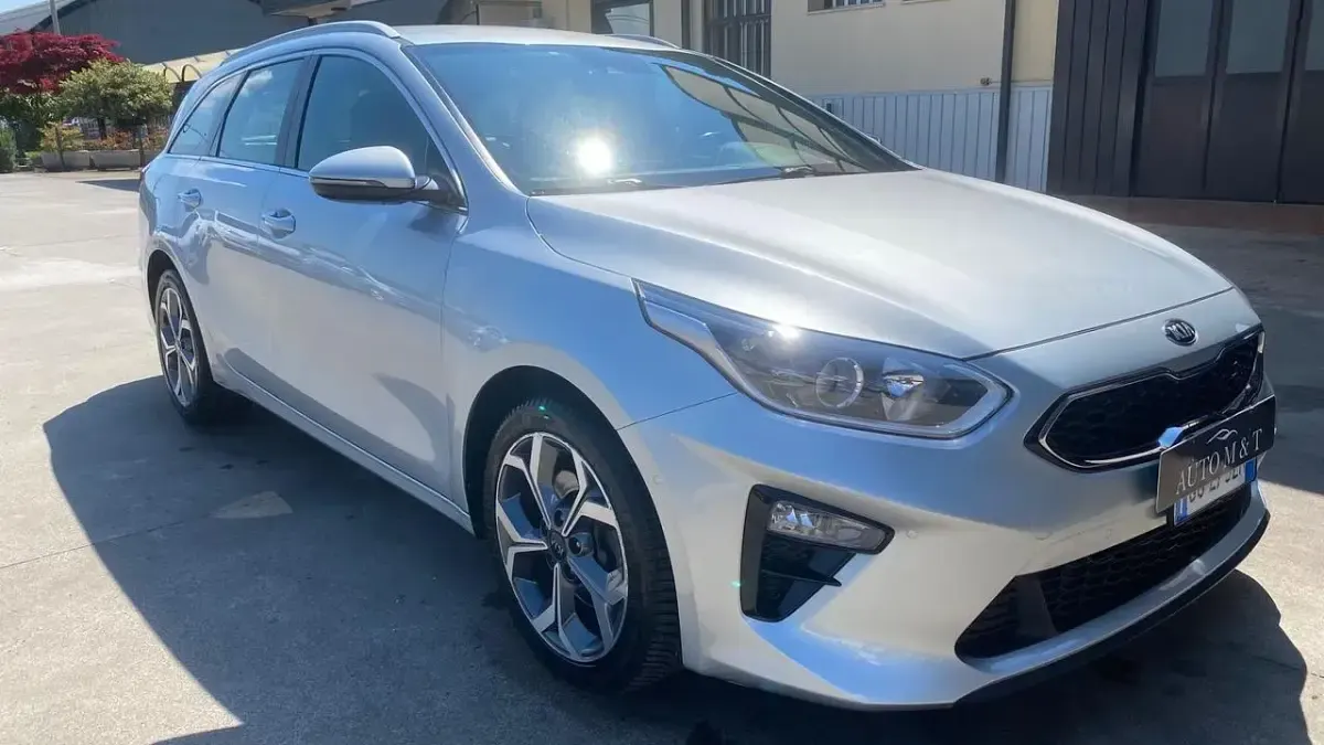 Usata Kia Ceed Sportswagon Style 135 CV (99 kW) 2021 Grigio Station wagon
