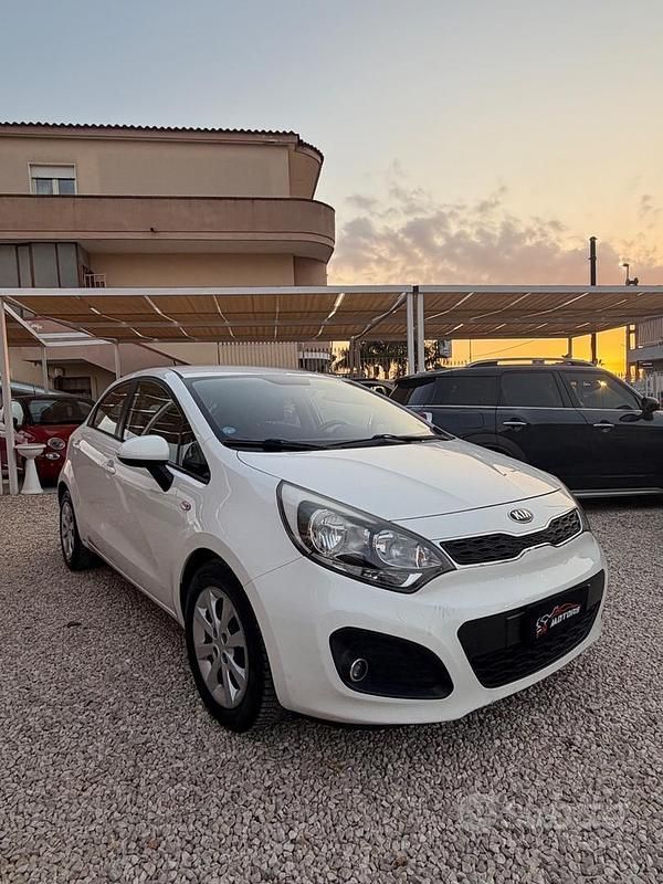 Usata Kia Rio 2014 Bianco Berlina