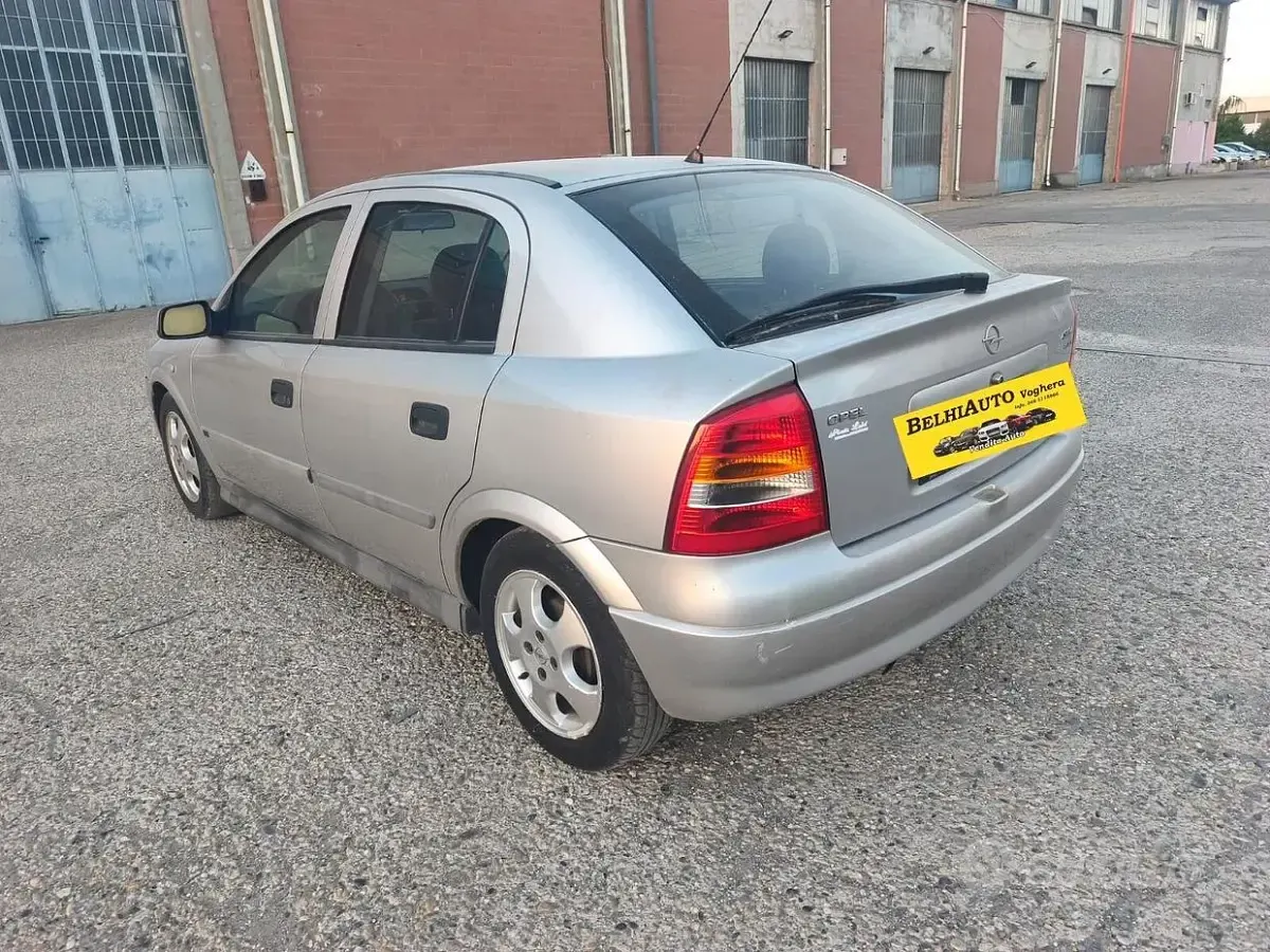 Usata Opel Astra 101 CV (74 kW) 2002 Grigio Berlina