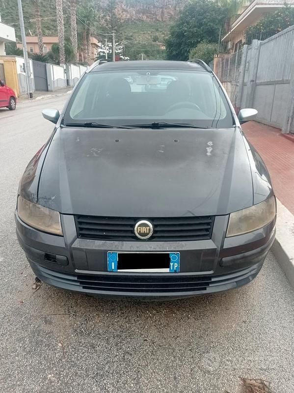 Usata 2004 Fiat Stilo Station wagon | 200 € - Immagine 1/2