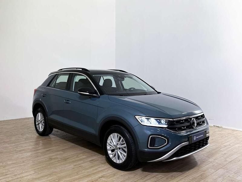 Usata VW T-Roc Life 150 CV (110 kW) 2023 Petroleum blue SUV