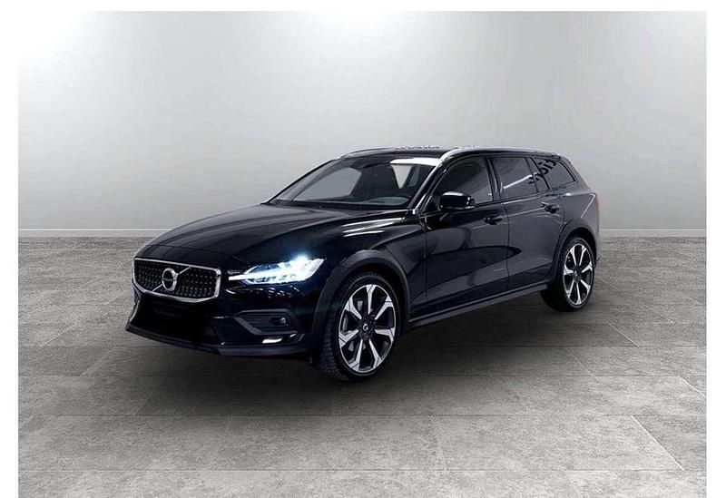 Usata 2021 Volvo V60 CC Business Edition Station wagon | 21.000 € (Buon prezzo) - Immagine 1/4