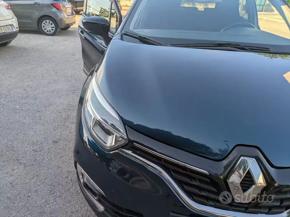 Usata Renault Captur 95 CV (69 kW) 2019 Bluazzurro SUV