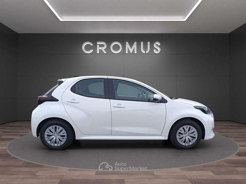 Nuova Toyota Yaris Hybrid Active 92 CV (67 kW) 2026 Other Berlina