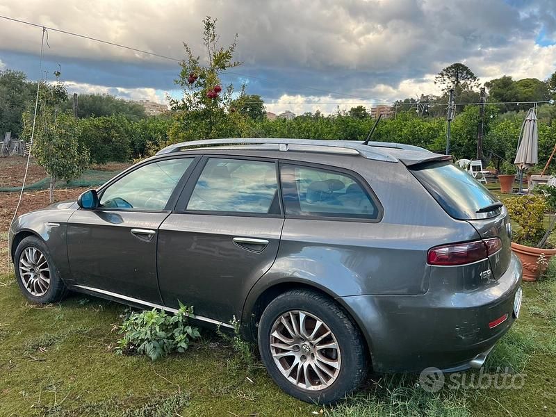 Usata Alfa Romeo 159 170 CV (125 kW) 2009 Marrone Station wagon