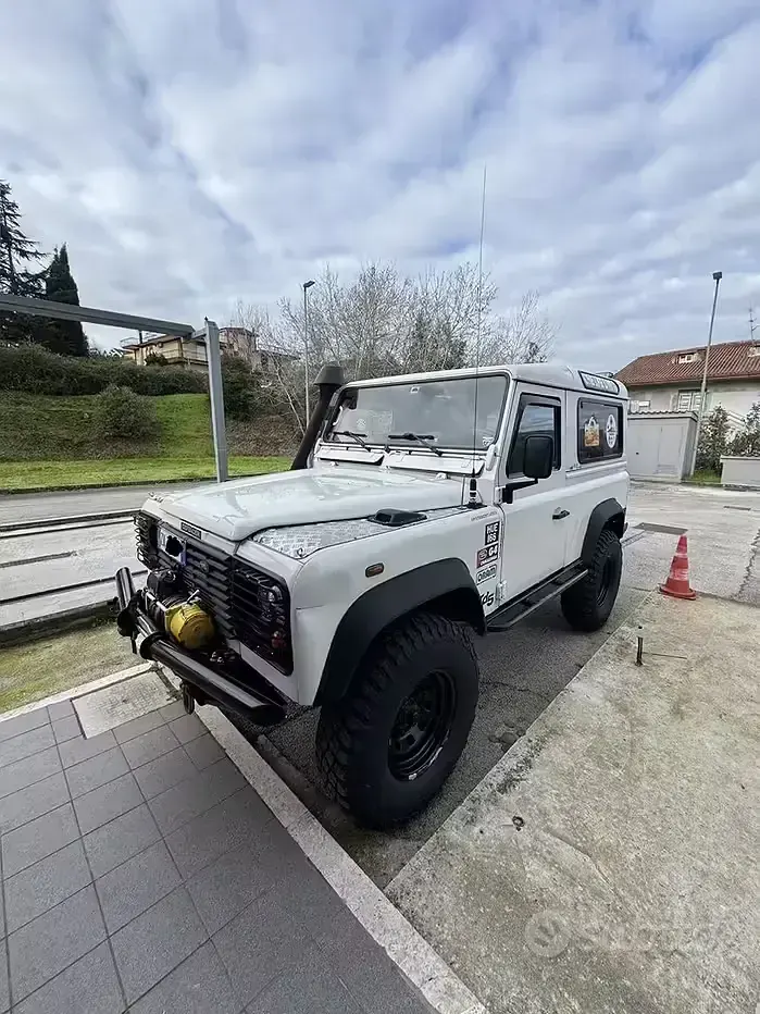 Usata Land Rover Defender 122 CV (89 kW) 2006 Bianco SUV