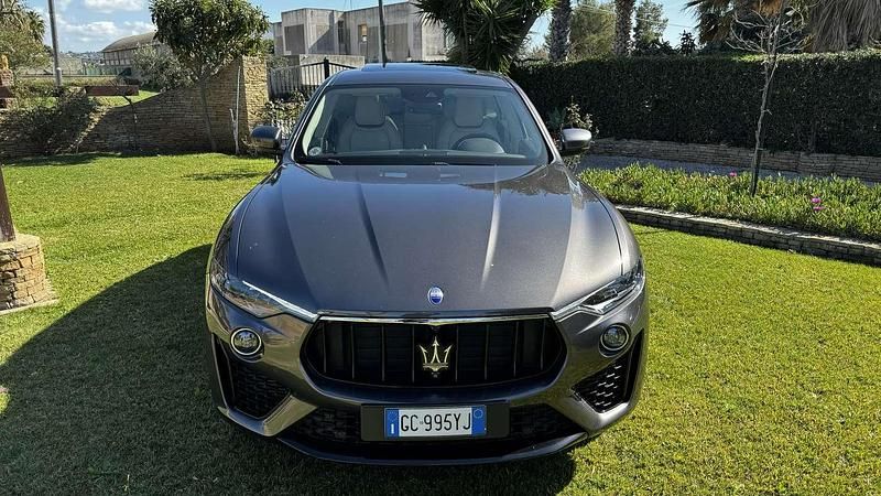 Usata Maserati Levante 349 CV (256 kW) 2020 Grigio SUV