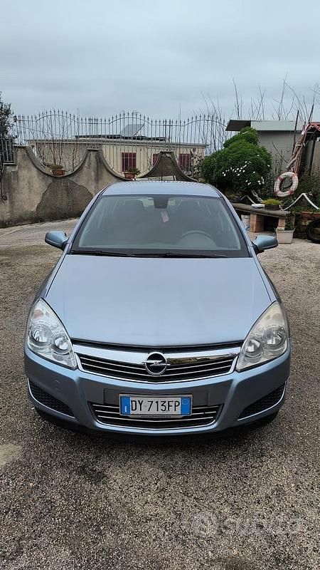 Usata Opel Astra 115 CV (84 kW) 2009 Grigio Berlina