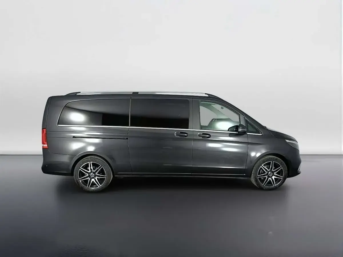 Usata Mercedes V300 Premium 239 CV (175 kW) 2024 Nero Monovolume
