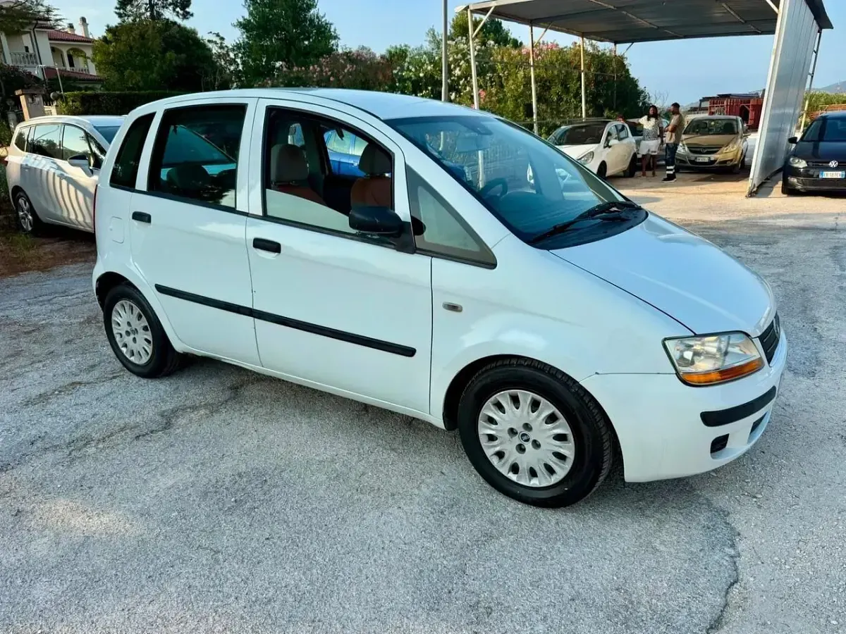 Usata Fiat Idea 69 CV (50 kW) 2009 Bianco Monovolume