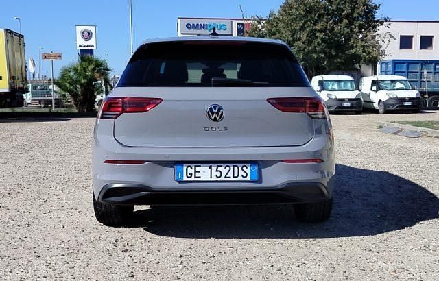 Usata VW Golf VII Life 110 CV (80 kW) 2021 Grigio Utilitaria