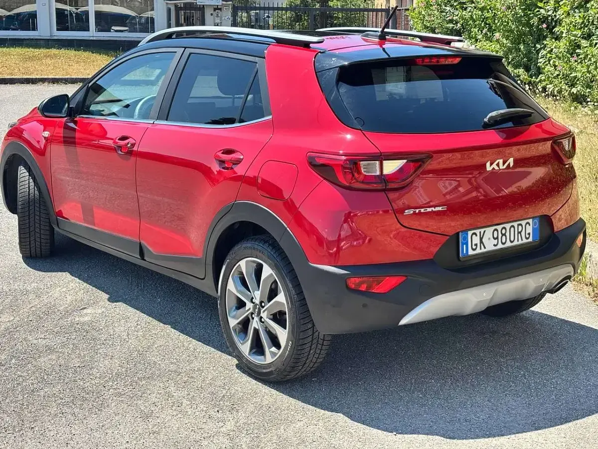 Usata Kia Stonic Style 101 CV (74 kW) 2022 Rosso SUV