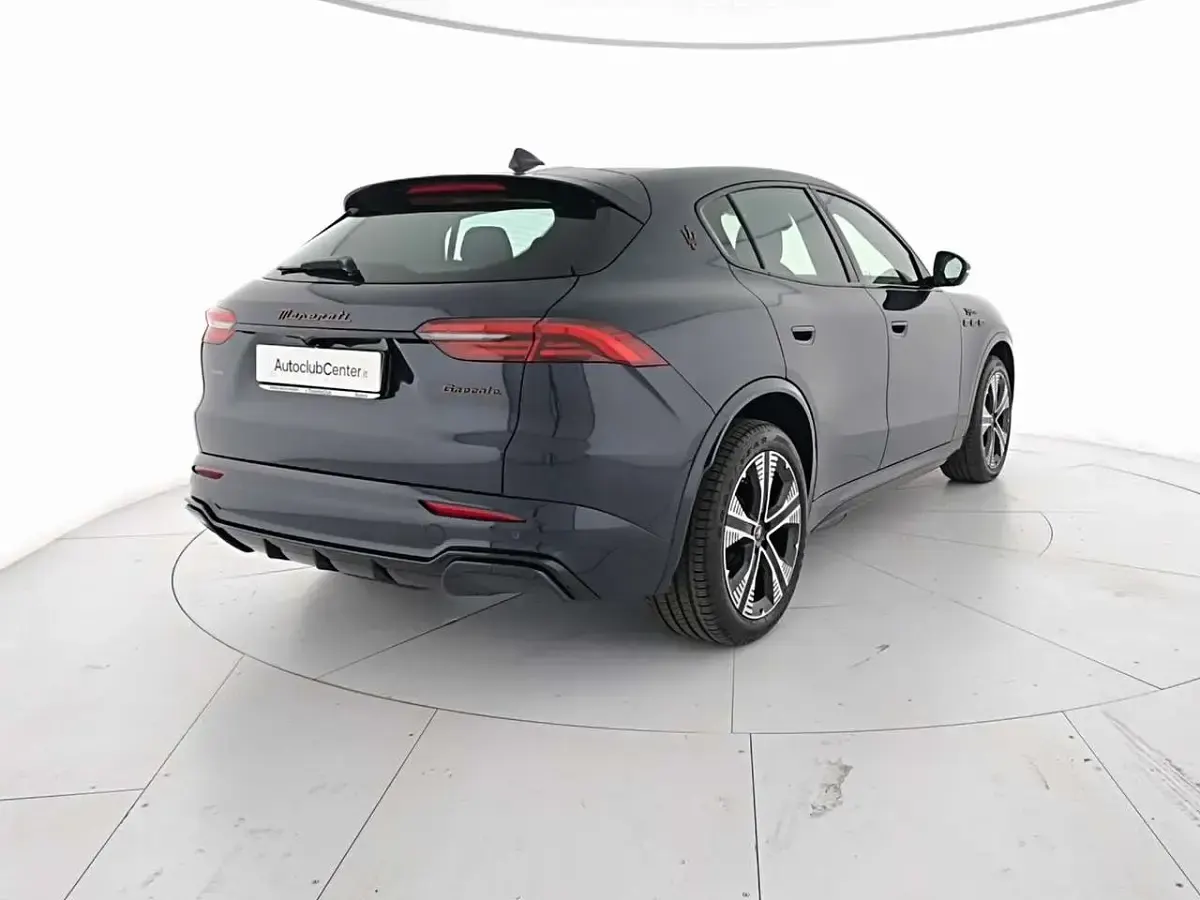 Usata Maserati Grecale Folgore 409 kW (557 CV) 2024 Blu atmosfera SUV