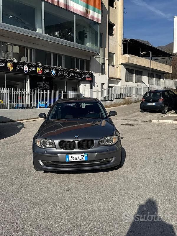 Usata BMW 118 143 CV (105 kW) 2009 Grigio Utilitaria
