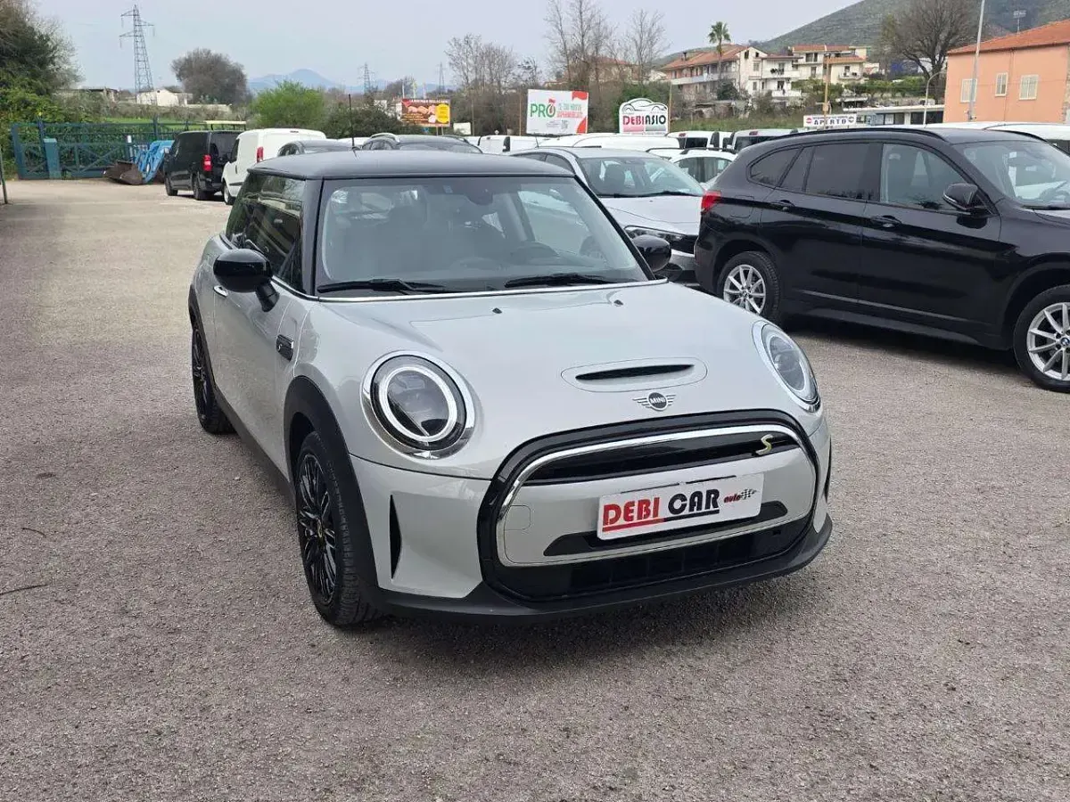 Usata Mini Cooper SE 136 kW (185 CV) 2021 Argento Utilitaria