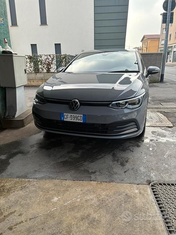 Usata VW Golf VIII Style 131 CV (96 kW) 2021 Grigio Berlina