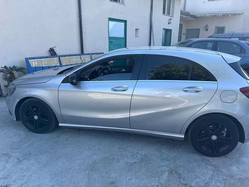 Occasion Mercedes A180 Executive 109 ch (80 kW) 2014 Gris Berline