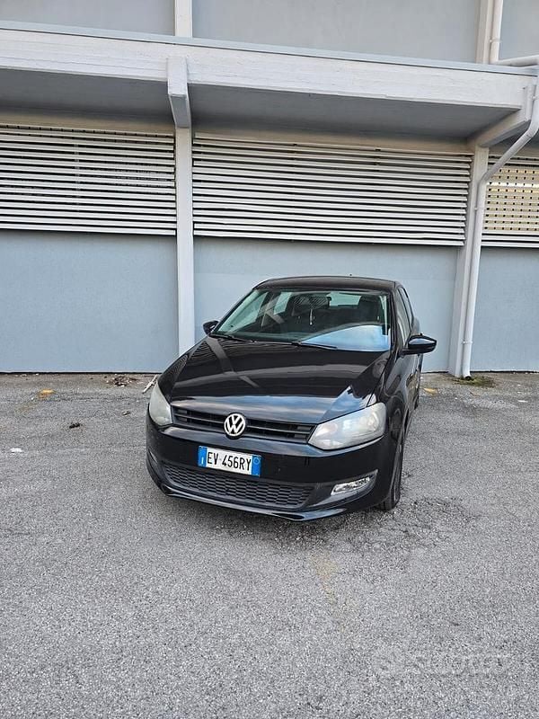 Usata VW Polo Trendline 60 CV (44 kW) 2014 Nero Berlina
