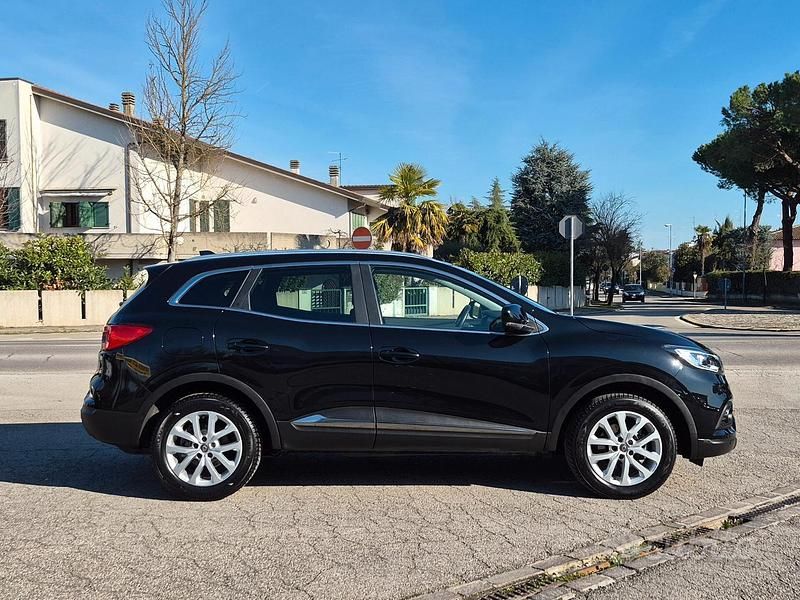 Second-hand Renault Kadjar Business 116 CP (85 kW) 2022 Negru SUV