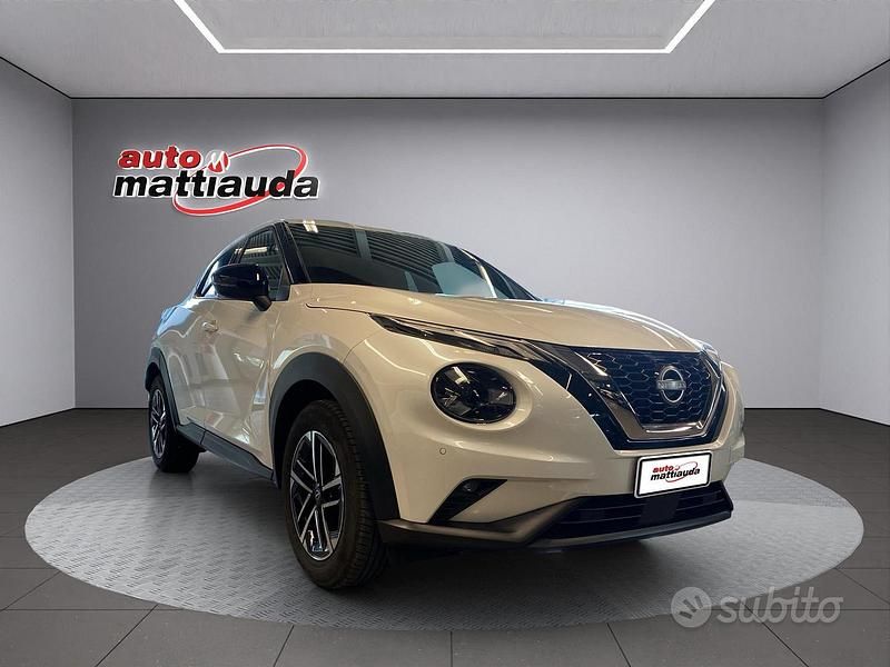 Usata Nissan Juke N-Connecta 114 CV (83 kW) 2024 White pearl SUV