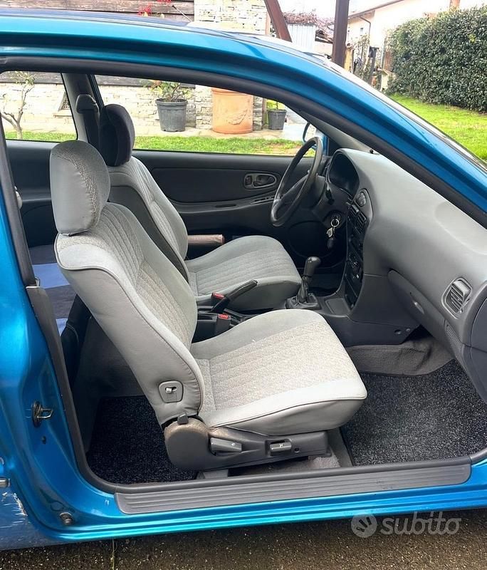 Usata Mitsubishi Colt 1996 Blu Utilitaria