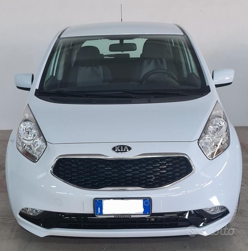 Usata Kia Venga Active 90 CV (66 kW) 2018 Bianco Utilitaria