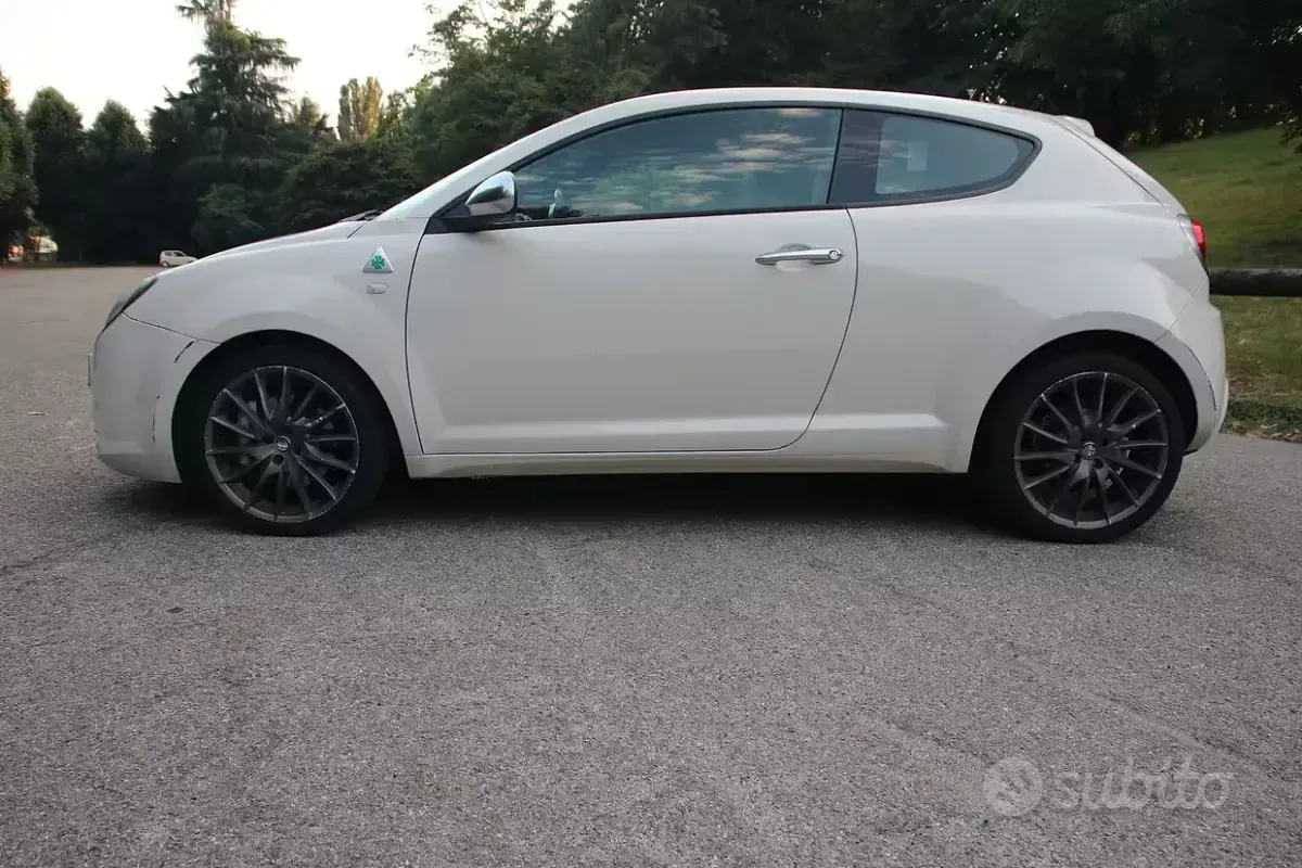 Usata Alfa Romeo MiTo Quadrifoglio Verde 170 CV (125 kW) 2013 Bianco Utilitaria