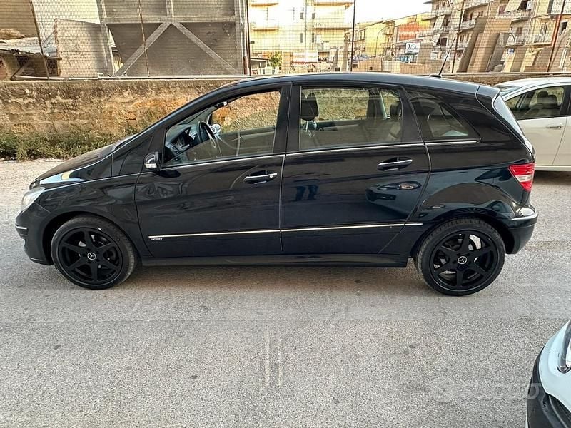 Usata Mercedes B200 2007 Nero Monovolume