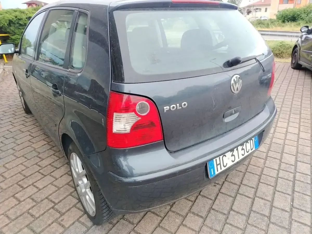 Usata VW Polo Comfortline 75 CV (55 kW) 2004 Grigio Utilitaria