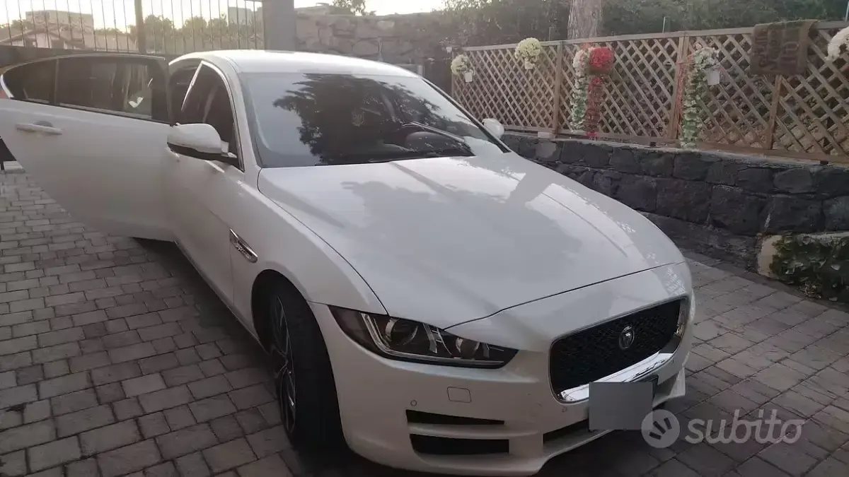 Usata Jaguar XE Prestige 180 CV (132 kW) 2016 Bianco Berlina