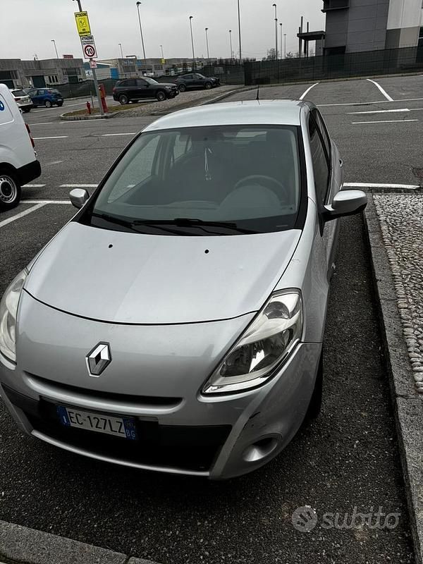 Usata Renault Clio III 85 CV (62 kW) 2010 Grigio Berlina