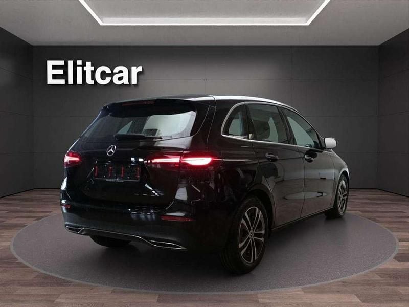 Usata Mercedes B180 Advanced 136 CV (100 kW) 2024 Vari colori Monovolume