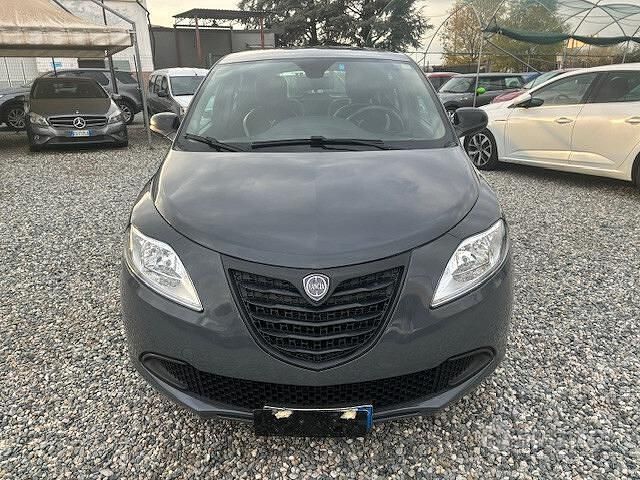 Usata Lancia Ypsilon Silver 85 CV (62 kW) 2014 Nero Utilitaria