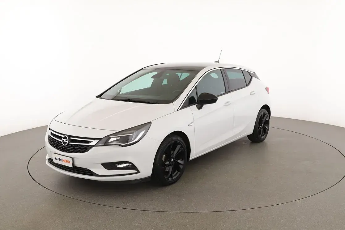 Usata Opel Astra Dynamic 105 CV (77 kW) 2018 Berlina