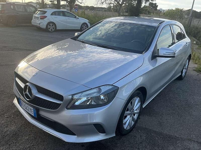 Usata Mercedes A160 90 CV (66 kW) 2016 Grigio Utilitaria