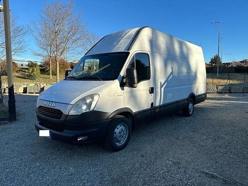 Usata Iveco Daily 145 CV (106 kW) 2013 Bianco Furgone