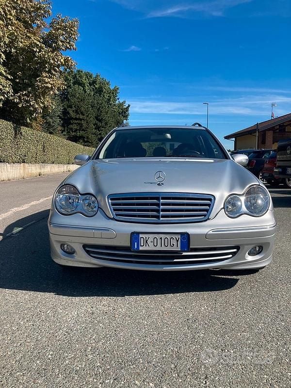 Usata Mercedes C220 150 CV (110 kW) 2007 Grigio Station wagon