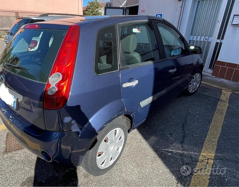 Usata Ford Fiesta 2006 Blu Utilitaria