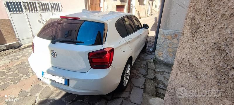 Usata BMW 118 Efficient Dynamics 143 CV (105 kW) 2015 Bianco Utilitaria