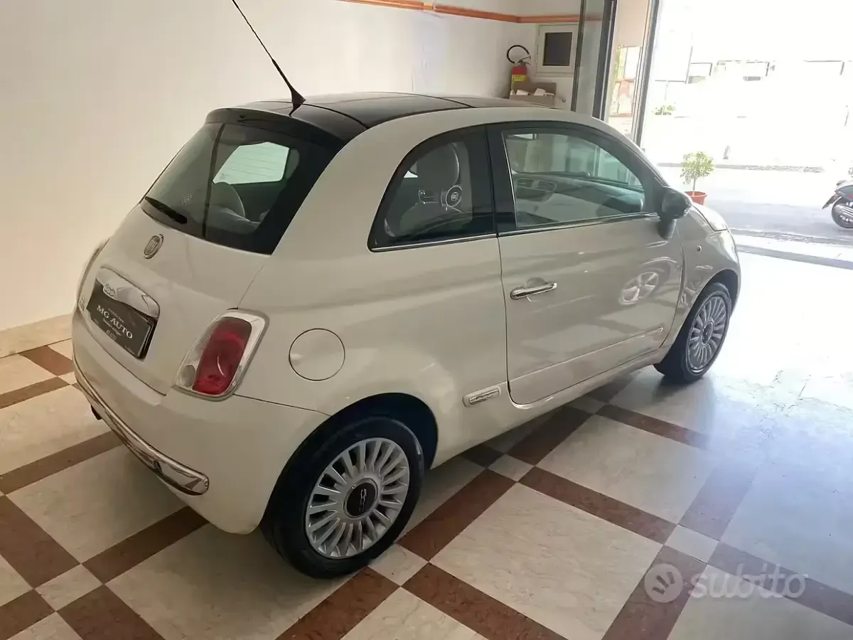 Käytetty Fiat 500 Lounge 69 HP (50 kW) 2008 Valkoinen Sedan