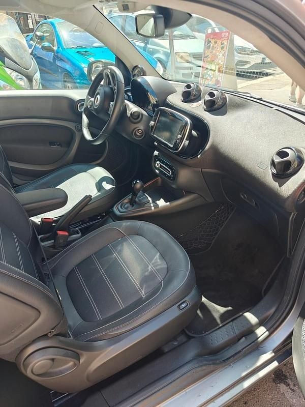 Usata Smart ForTwo Electric Drive Passion 41 kW (56 CV) 2023 Grigio Berlina